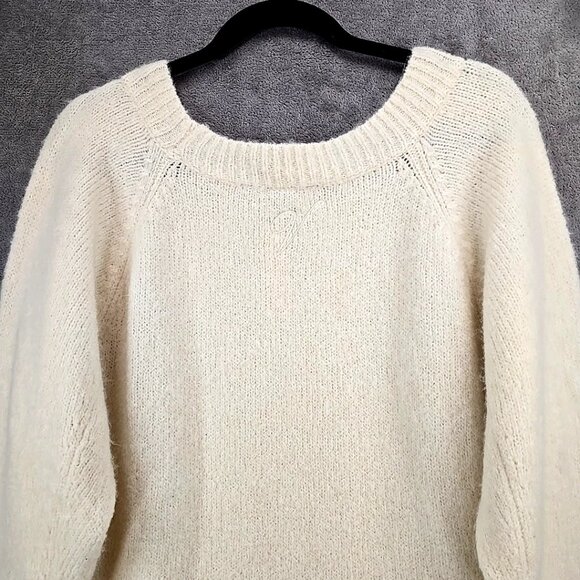 Victoria's Secret Fuzzy Cropped Cream Color Sweater Women's Size X Small 165/84A - Picture 4 of 12